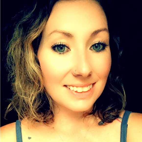 Meet your Posher, Ashley! - Picture 3 of 16